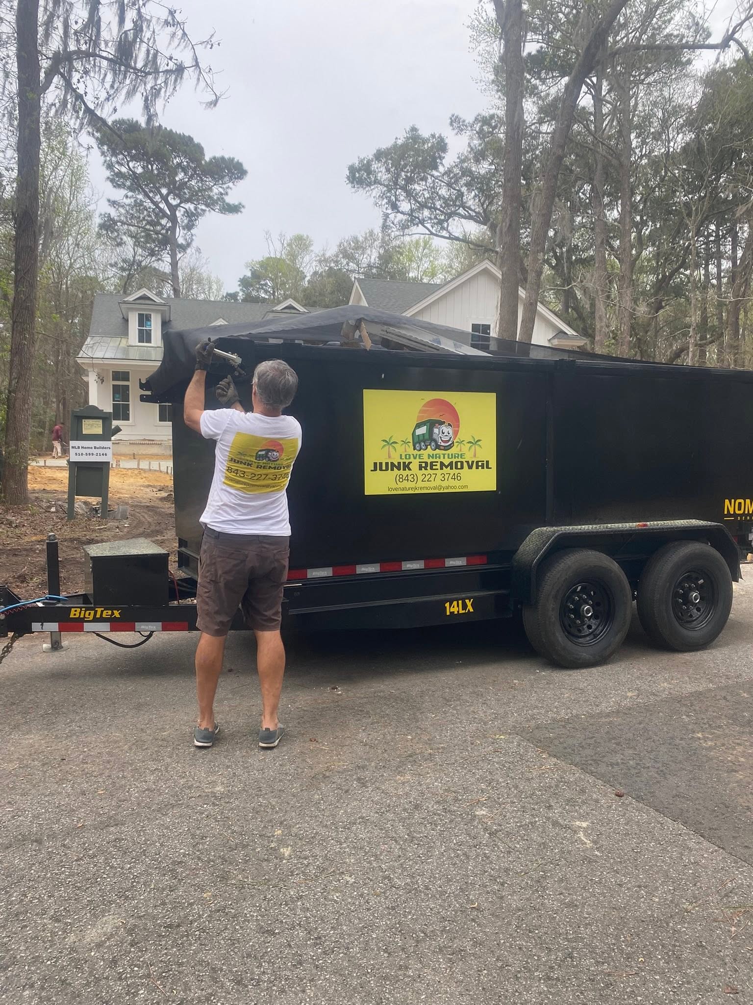 A completed junk removal job on the coast